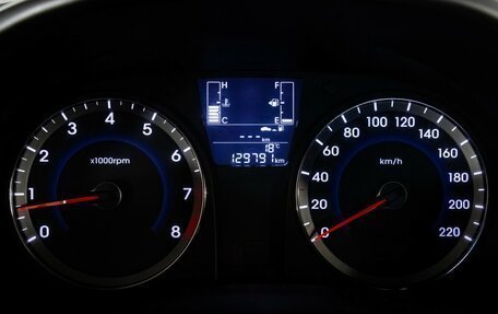 Hyundai Solaris II рестайлинг, 2015 год, 899 000 рублей, 18 фотография