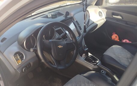 Chevrolet Cruze II, 2010 год, 540 000 рублей, 6 фотография