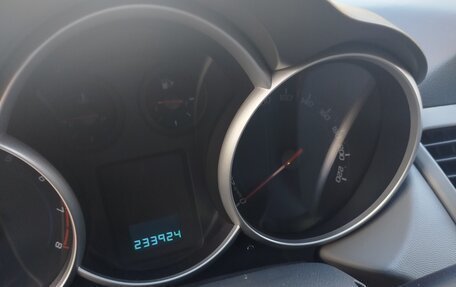 Chevrolet Cruze II, 2010 год, 540 000 рублей, 7 фотография