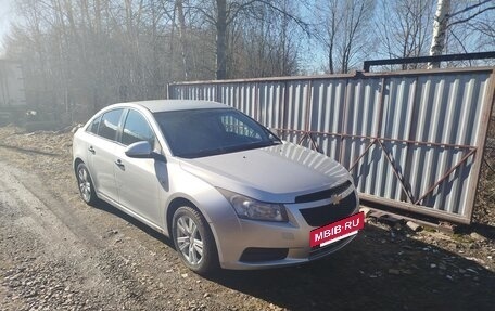 Chevrolet Cruze II, 2010 год, 540 000 рублей, 2 фотография