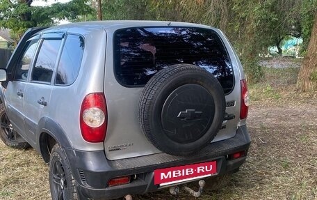 Chevrolet Niva I рестайлинг, 2010 год, 500 000 рублей, 6 фотография