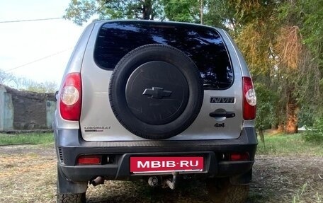 Chevrolet Niva I рестайлинг, 2010 год, 500 000 рублей, 4 фотография