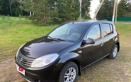 Renault Sandero I, 2013 год, 650 000 рублей, 2 фотография