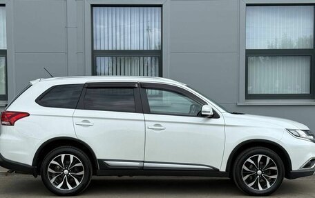 Mitsubishi Outlander III рестайлинг 3, 2015 год, 1 460 000 рублей, 4 фотография