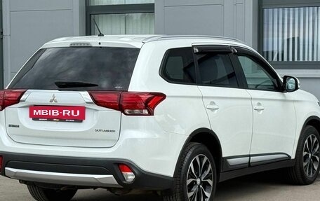 Mitsubishi Outlander III рестайлинг 3, 2015 год, 1 460 000 рублей, 5 фотография