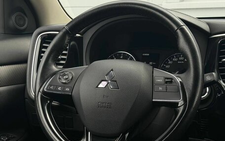 Mitsubishi Outlander III рестайлинг 3, 2015 год, 1 460 000 рублей, 18 фотография