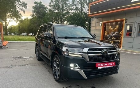 Toyota Land Cruiser 200, 2020 год, 7 250 000 рублей, 2 фотография