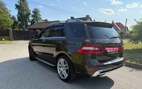 Mercedes-Benz M-Класс, 2012 год, 2 850 000 рублей, 3 фотография