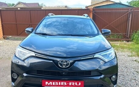 Toyota RAV4, 2015 год, 2 050 000 рублей, 2 фотография
