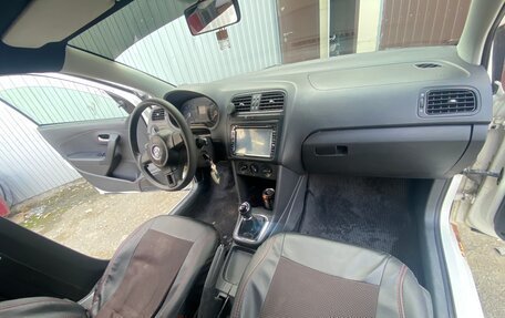 Volkswagen Polo VI (EU Market), 2011 год, 390 000 рублей, 14 фотография