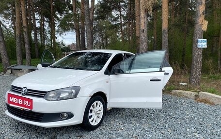 Volkswagen Polo VI (EU Market), 2011 год, 390 000 рублей, 4 фотография