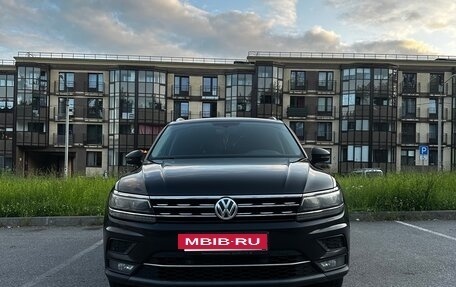 Volkswagen Tiguan II, 2018 год, 3 300 000 рублей, 3 фотография
