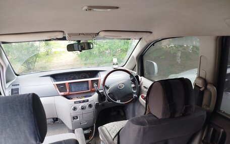Toyota Noah III, 2003 год, 980 000 рублей, 10 фотография