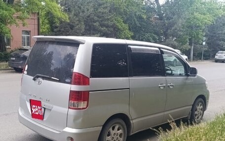Toyota Noah III, 2003 год, 980 000 рублей, 6 фотография