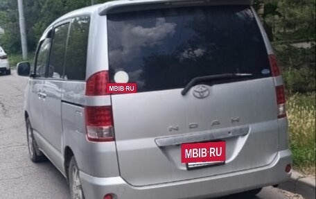 Toyota Noah III, 2003 год, 980 000 рублей, 5 фотография