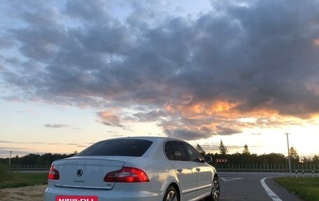 Skoda Superb III рестайлинг, 2011 год, 1 100 000 рублей, 19 фотография