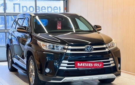 Toyota Highlander III, 2019 год, 4 950 000 рублей, 2 фотография