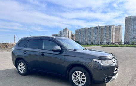 Mitsubishi Outlander III рестайлинг 3, 2014 год, 1 270 000 рублей, 5 фотография