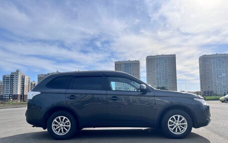 Mitsubishi Outlander III рестайлинг 3, 2014 год, 1 270 000 рублей, 6 фотография
