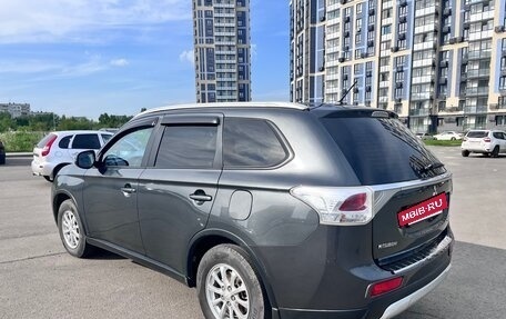 Mitsubishi Outlander III рестайлинг 3, 2014 год, 1 270 000 рублей, 9 фотография