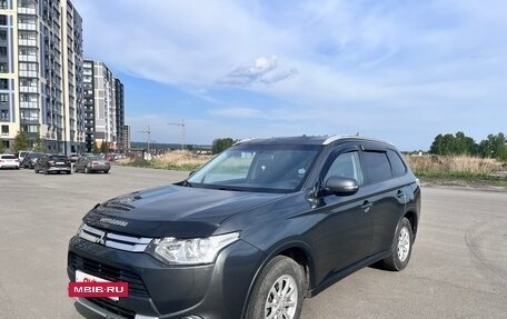 Mitsubishi Outlander III рестайлинг 3, 2014 год, 1 270 000 рублей, 2 фотография