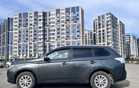 Mitsubishi Outlander III рестайлинг 3, 2014 год, 1 270 000 рублей, 10 фотография