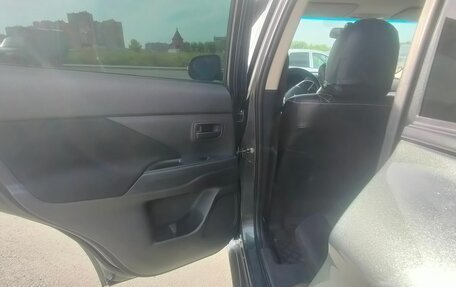 Mitsubishi Outlander III рестайлинг 3, 2014 год, 1 270 000 рублей, 11 фотография
