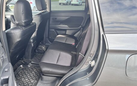 Mitsubishi Outlander III рестайлинг 3, 2014 год, 1 270 000 рублей, 14 фотография