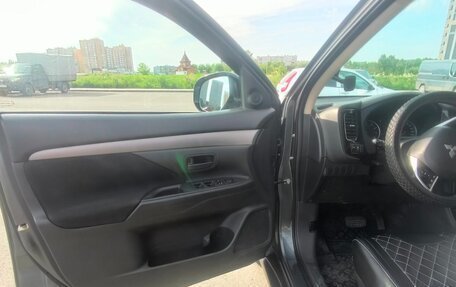 Mitsubishi Outlander III рестайлинг 3, 2014 год, 1 270 000 рублей, 12 фотография