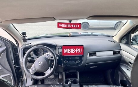 Mitsubishi Outlander III рестайлинг 3, 2014 год, 1 270 000 рублей, 17 фотография