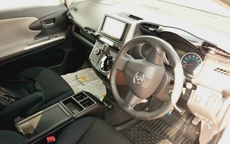 Toyota Wish II, 2011 год, 1 339 000 рублей, 13 фотография
