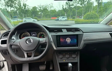 Volkswagen Touran III, 2021 год, 1 800 000 рублей, 5 фотография