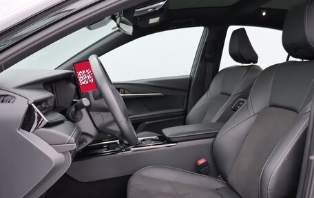 Toyota Camry, 2024 год, 3 790 000 рублей, 4 фотография