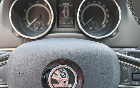 Skoda Yeti I рестайлинг, 2017 год, 2 000 000 рублей, 2 фотография