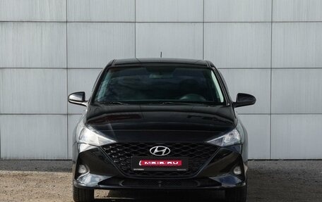Hyundai Solaris II рестайлинг, 2021 год, 1 690 000 рублей, 3 фотография