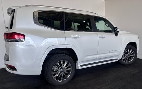 Toyota Land Cruiser, 2023 год, 12 154 000 рублей, 6 фотография