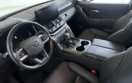 Toyota Land Cruiser, 2023 год, 12 154 000 рублей, 9 фотография