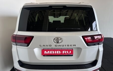 Toyota Land Cruiser, 2023 год, 12 154 000 рублей, 7 фотография