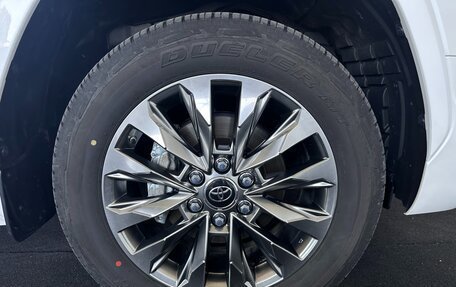 Toyota Land Cruiser, 2023 год, 12 154 000 рублей, 18 фотография