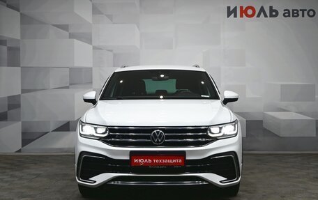 Volkswagen Tiguan II, 2020 год, 4 060 000 рублей, 2 фотография