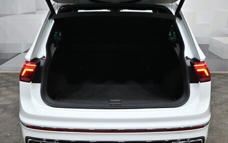 Volkswagen Tiguan II, 2020 год, 4 060 000 рублей, 6 фотография