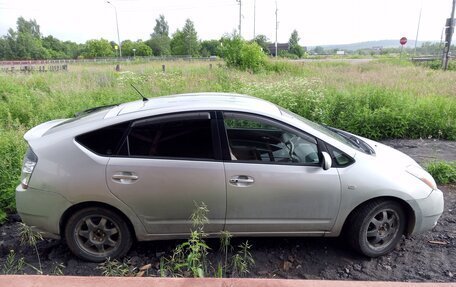 Toyota Prius, 2004 год, 449 999 рублей, 9 фотография
