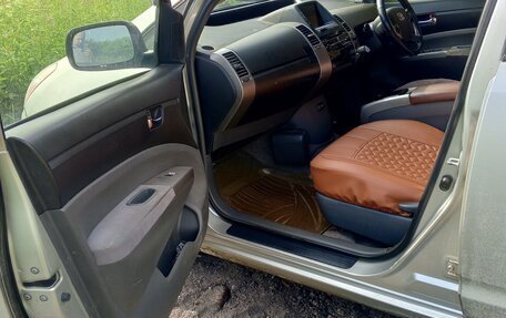 Toyota Prius, 2004 год, 449 999 рублей, 10 фотография