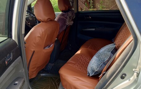 Toyota Prius, 2004 год, 449 999 рублей, 11 фотография