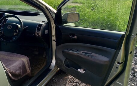 Toyota Prius, 2004 год, 449 999 рублей, 15 фотография