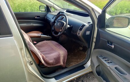 Toyota Prius, 2004 год, 449 999 рублей, 16 фотография