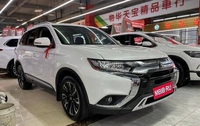 Mitsubishi Outlander III рестайлинг 3, 2021 год, 1 990 000 рублей, 1 фотография