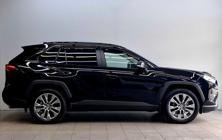 Toyota RAV4, 2022 год, 3 650 000 рублей, 5 фотография