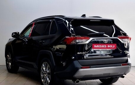 Toyota RAV4, 2022 год, 3 650 000 рублей, 8 фотография