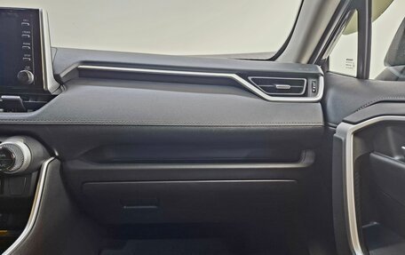 Toyota RAV4, 2022 год, 3 650 000 рублей, 13 фотография